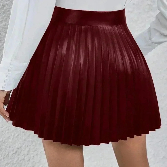 Burgundy Casual Women's High Waist Pleated Faux Leather Mini Skirt - Picture 3 of 6
